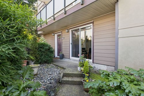 152A W 18th St, North Vancouver, BC, V7M1W4 | Card Image