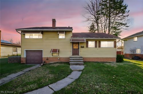 5873 Doxmere Dr, Parma Heights, OH, 44130-1746 | Card Image