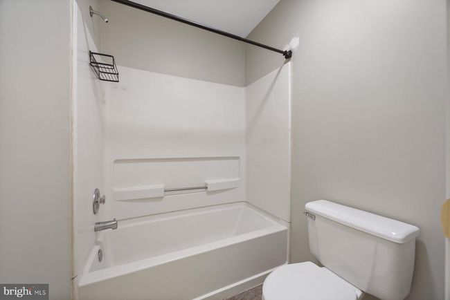 370 Logan Dr, Townhouse with 3 bedrooms, 3 bathrooms and null parking in WESTMINSTER MD | Image 19