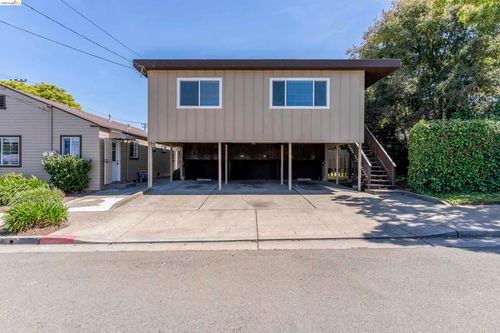 1114 S 57th St, Richmond, CA, 94804-4899 | Card Image