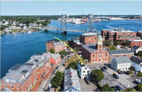 132 Chapel St, Portsmouth, NH, 03801-3848 | Card Image