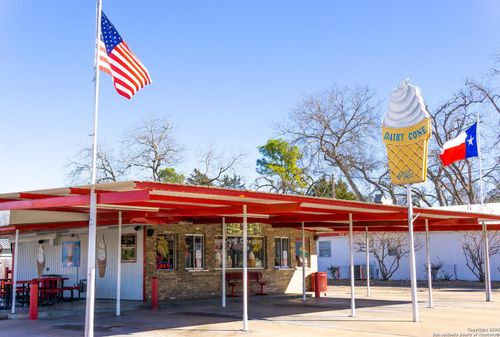 836 Walnut St, Columbus, TX, 78934-2213 | Card Image