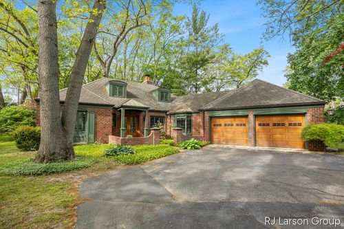 2033 Coronado Drive Se, Grand Rapids, MI, 49506 | Card Image