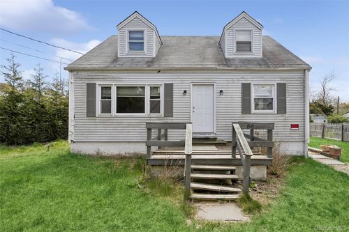 56 Inlet Rd W, Hampton Bays, NY, 11946-1569 | Card Image