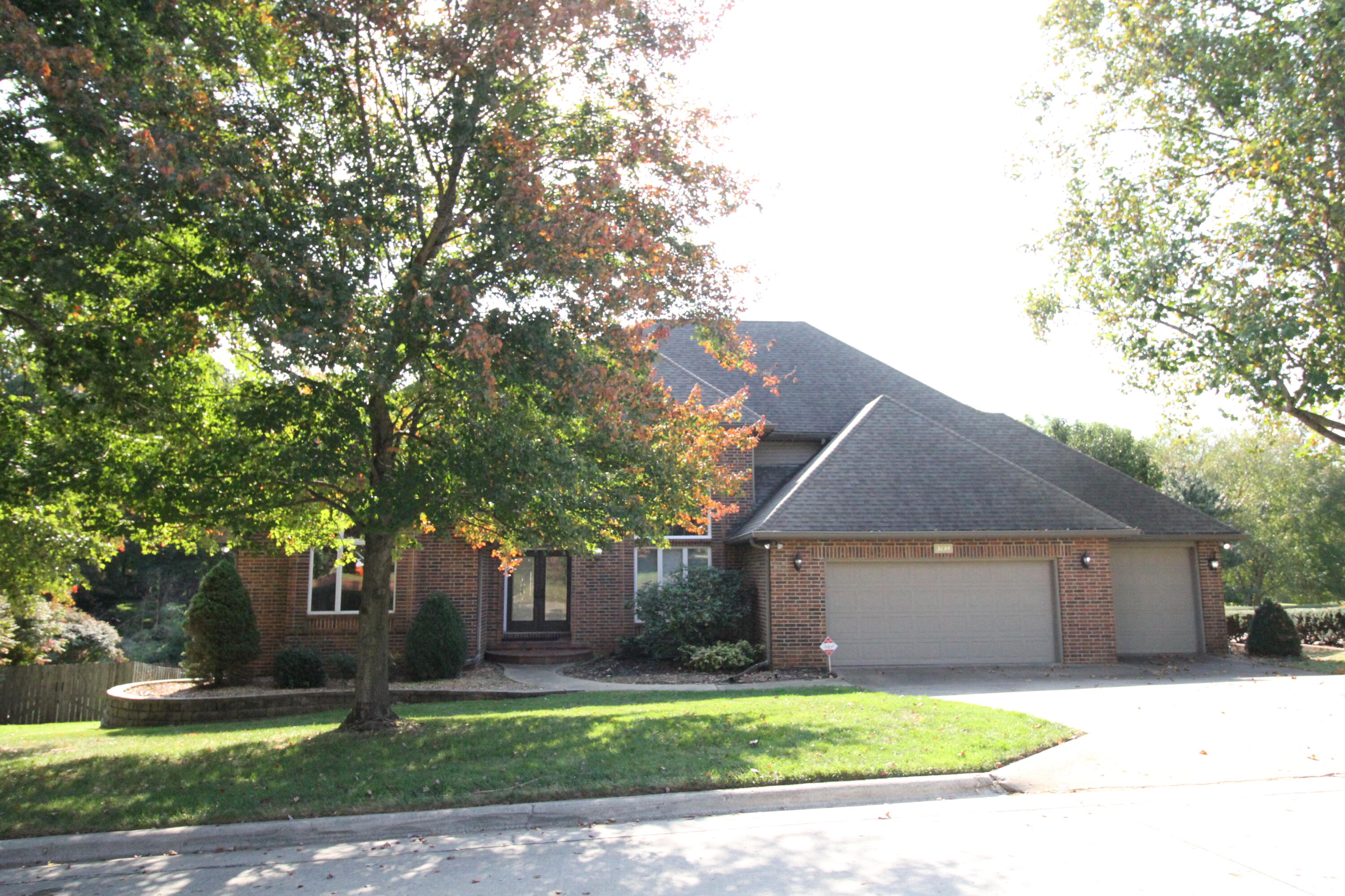 Chelsea Ave, Springfield, MO 65804