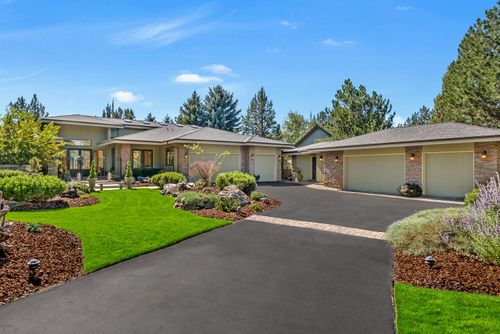 6822 Thunderbird Ct, Redmond, OR, 97756-9290 | Card Image