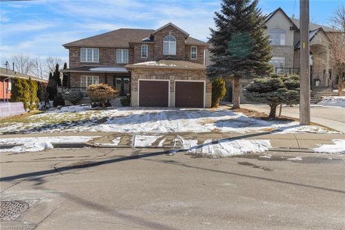 86 Margaret Ave, Stoney Creek, ON, L8G3G5 | Card Image