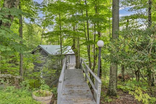 211 Foxgrape Hollow Rd, Beech Mountain, NC, 28604-8070 | Card Image