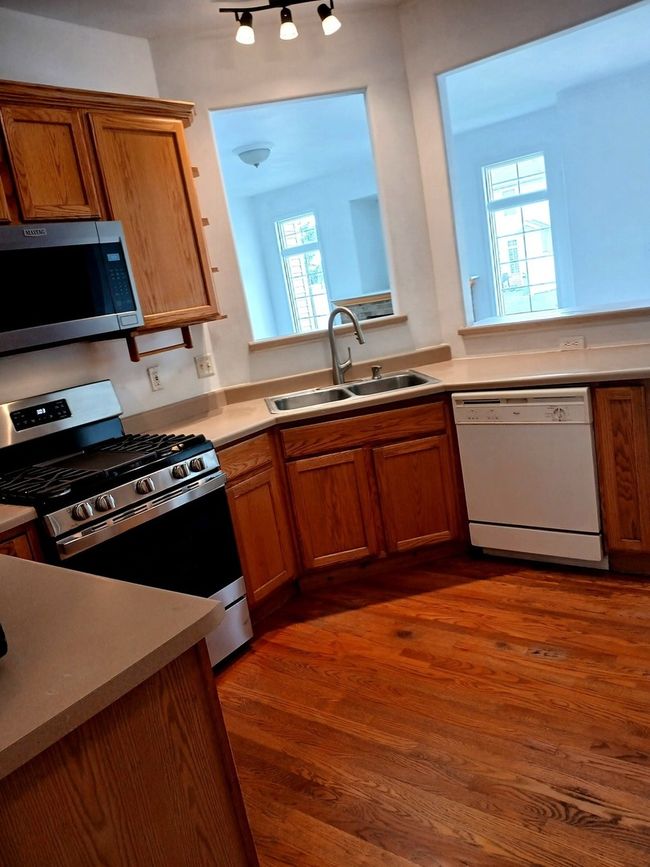 313 Manning Dr, Townhouse with 3 bedrooms, 3 bathrooms and 4 parking in DeKalb IL | Image 16