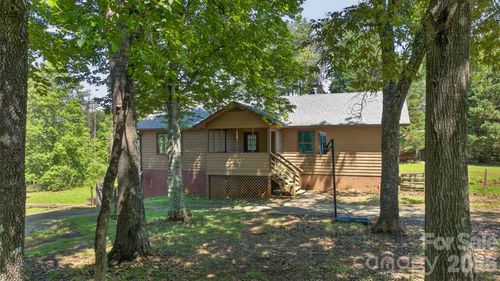 66 Misery Ridge Trl, Mill Spring, NC, 28756-0290 | Card Image