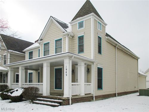 1942 E 84th St, Cleveland, OH, 44103-4257 | Card Image