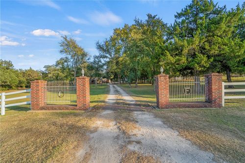 5688 Broach Rd, Bryan, TX, 77808-6822 | Card Image