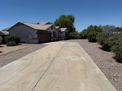 5462 N 77th Dr, Glendale, AZ, 85303-5674 | Card Image