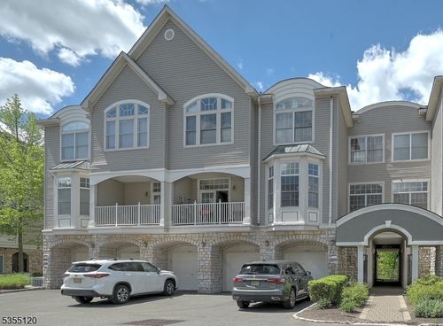 408 Kensington Ln, Livingston, NJ, 07039-8244 | Card Image
