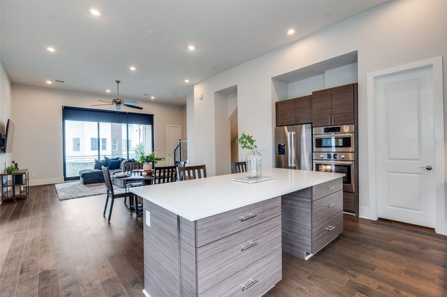 APT-501 - 381 E Greenbriar Ln, Townhouse with 3 bedrooms, 4 bathrooms and null parking in Dallas TX | Image 19
