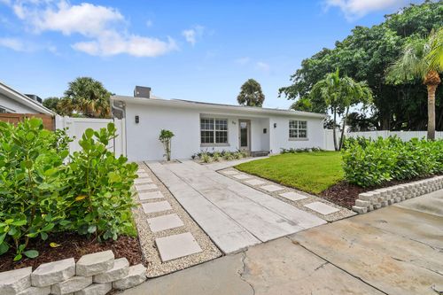 319 29th St, West Palm Beach, FL, 33407-5209 | Card Image