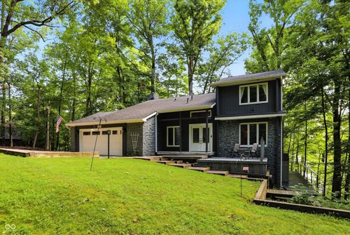 7899 S Timber Cliff Ln, Trafalgar, IN, 46181-8836 | Card Image