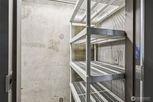 APT-205 - 2929 1 St Ave, Condo with 1 bedrooms, 1 bathrooms and 1 parking in Seattle WA | Image 33