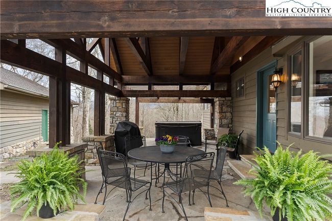 126 Rock Ledge Ln, House other with 5 bedrooms, 5 bathrooms and null parking in Sugar Mountain NC | Image 25