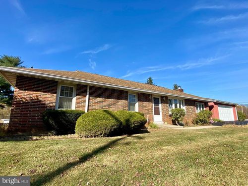 4 Adele Avenue, BLANDON, PA, 19510 | Card Image