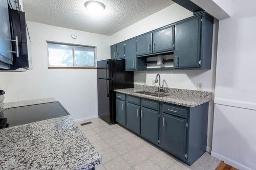 apt-12-255 N Michigan St, Lawrence, KS, 66044-1076 | Card Image