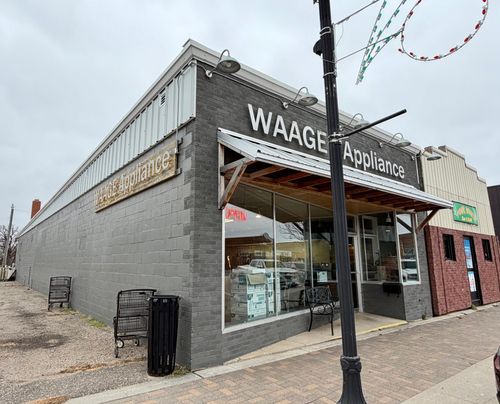 208 Main Ave N, Roseau, MN, 56751-1155 | Card Image