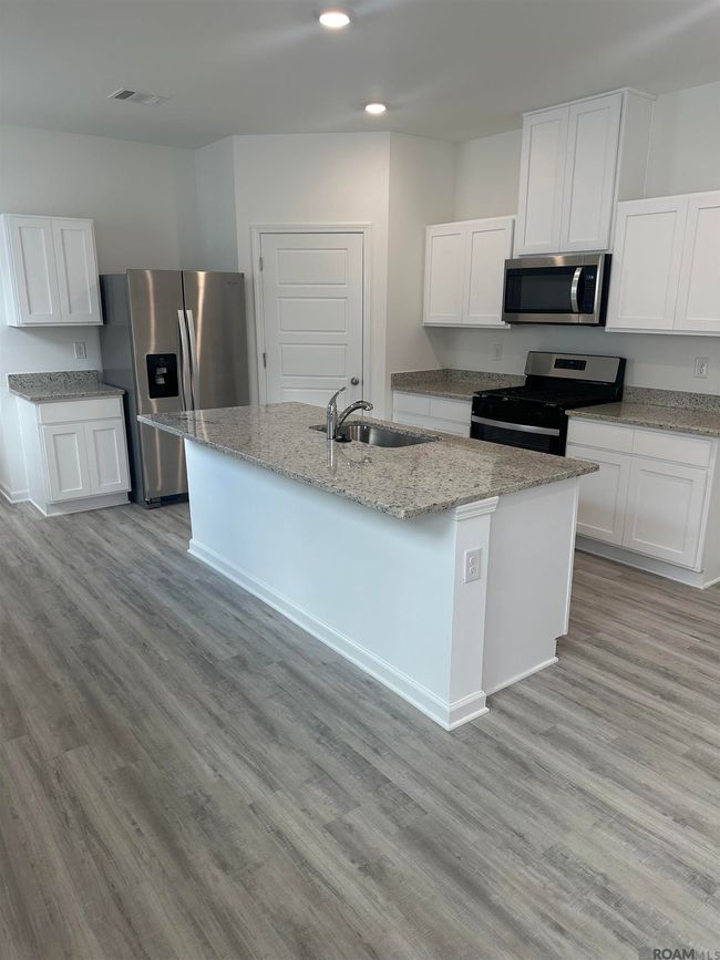 943 Renova Drive, House other with 4 bedrooms, 2 bathrooms and null parking in Baton Rouge LA | Image 7