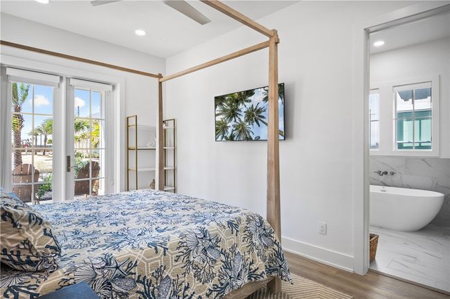 301 S Shore Dr, House other with 6 bedrooms, 6 bathrooms and 2 parking in Port Aransas TX | Image 9