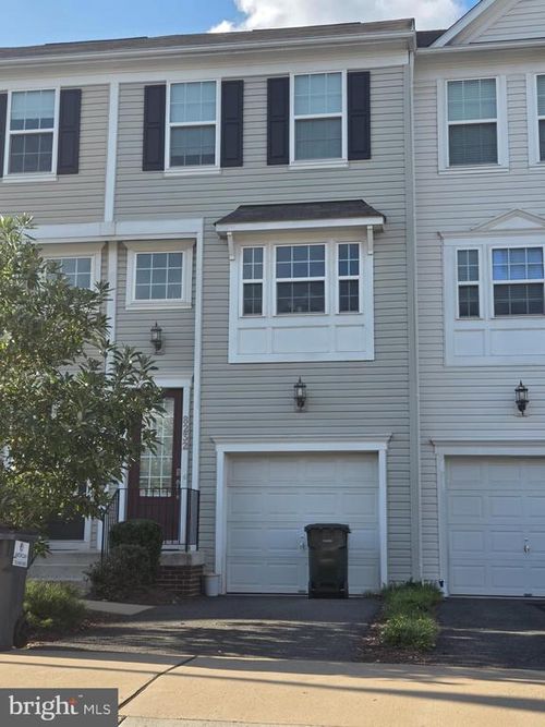 8232 Heritage Crossing Ct, MANASSAS, VA, 20109-3193 | Card Image