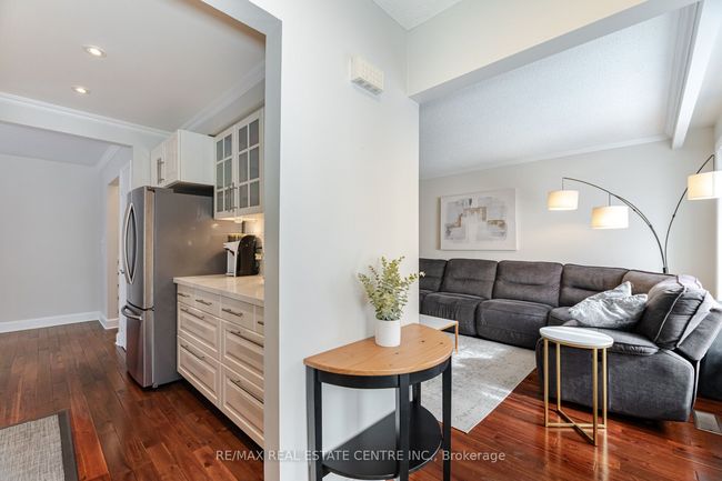 55 Mallard Cres, House attached with 4 bedrooms, 2 bathrooms and 3 parking in Brampton ON | Image 33