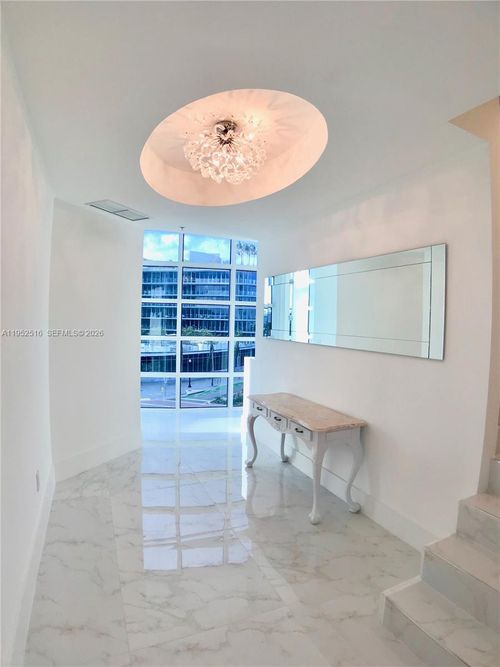 loft4-50 S Pointe Dr, Miami Beach, FL, 33139-4767 | Card Image