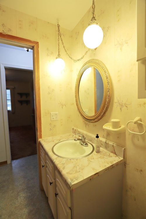 4042 W Farrand Rd, Clio, MI, 48420-8223 | Card Image