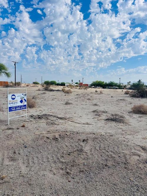 1041 Aberdeen Dr, Thermal, CA, 92274-6500 | Card Image