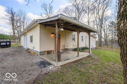 8175 Grandview Rd, Columbus, IN, 47201-3334 | Card Image