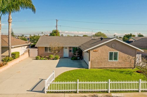 15652 Mayflower Ln, Huntington Beach, CA, 92647-2807 | Card Image