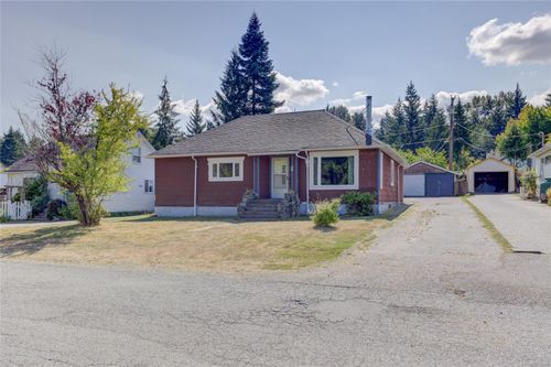 24 Hemlock St, Lake Cowichan, BC, V0R2G0 | Card Image