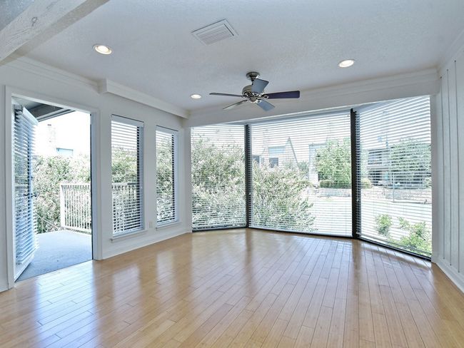 168 World Of Tennis Sq, Condo with 3 bedrooms, 3 bathrooms and 2 parking in Lakeway TX | Image 4