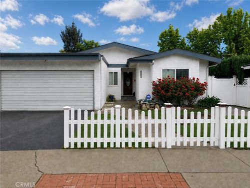 13042 Aetna St, Valley Glen, CA, 91401-3203 | Card Image