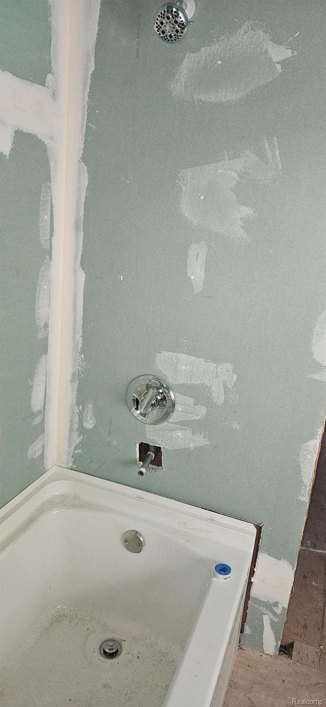 59 W Parkhurst Pl, House other with 5 bedrooms, 2 bathrooms and null parking in Detroit MI | Image 26