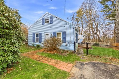 32 Elm Ave, Holbrook, MA, 02343-1040 | Card Image