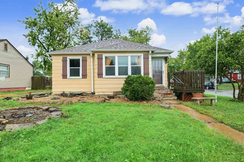 529 Franklin St, Salina, KS, 67401-4841 | Card Image