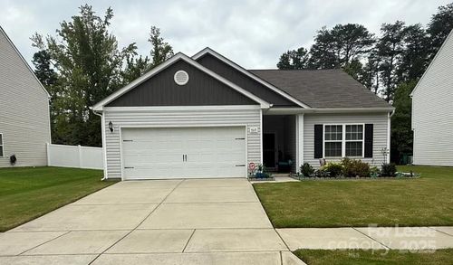 7117 Amberly Hills Rd, Charlotte, NC, 28215-0401 | Card Image