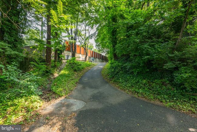 APT-410 - 2050 N Calvert St, Condo with 2 bedrooms, 1 bathrooms and null parking in ARLINGTON VA | Image 37