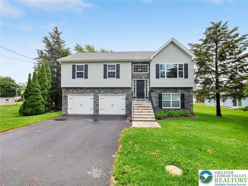 317 Fairview Ave, WIND GAP, PA, 18091-1231 | Card Image