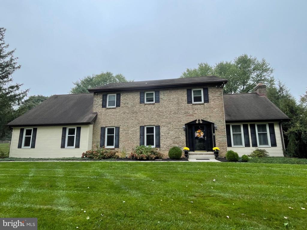Maple Ln, Lebanon, PA 17042