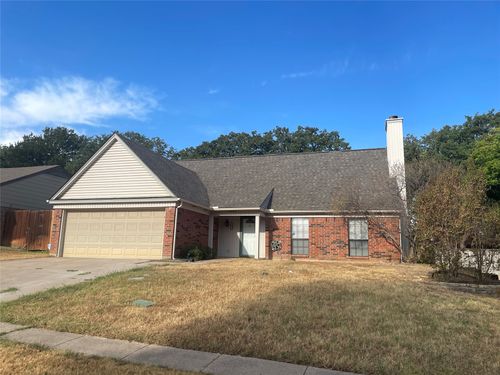 1807 Chittam Dr, Euless, TX, 76039-2491 | Card Image