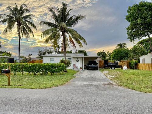 3141 Ne 12th Ave, Pompano Beach, FL, 33064-6349 | Card Image