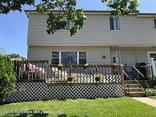 1-523 Willow Rd E, Staten Island, NY, 10314-1679 | Card Image
