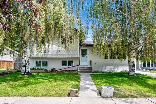 22 Robinson Dr, Okotoks, AB, T1S1C4 | Card Image
