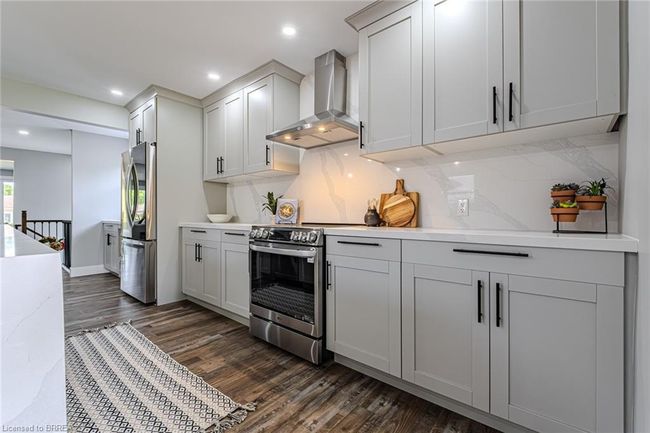 112 Wood St, House other with 5 bedrooms, 2 bathrooms and 4 parking in Brantford ON | Image 15